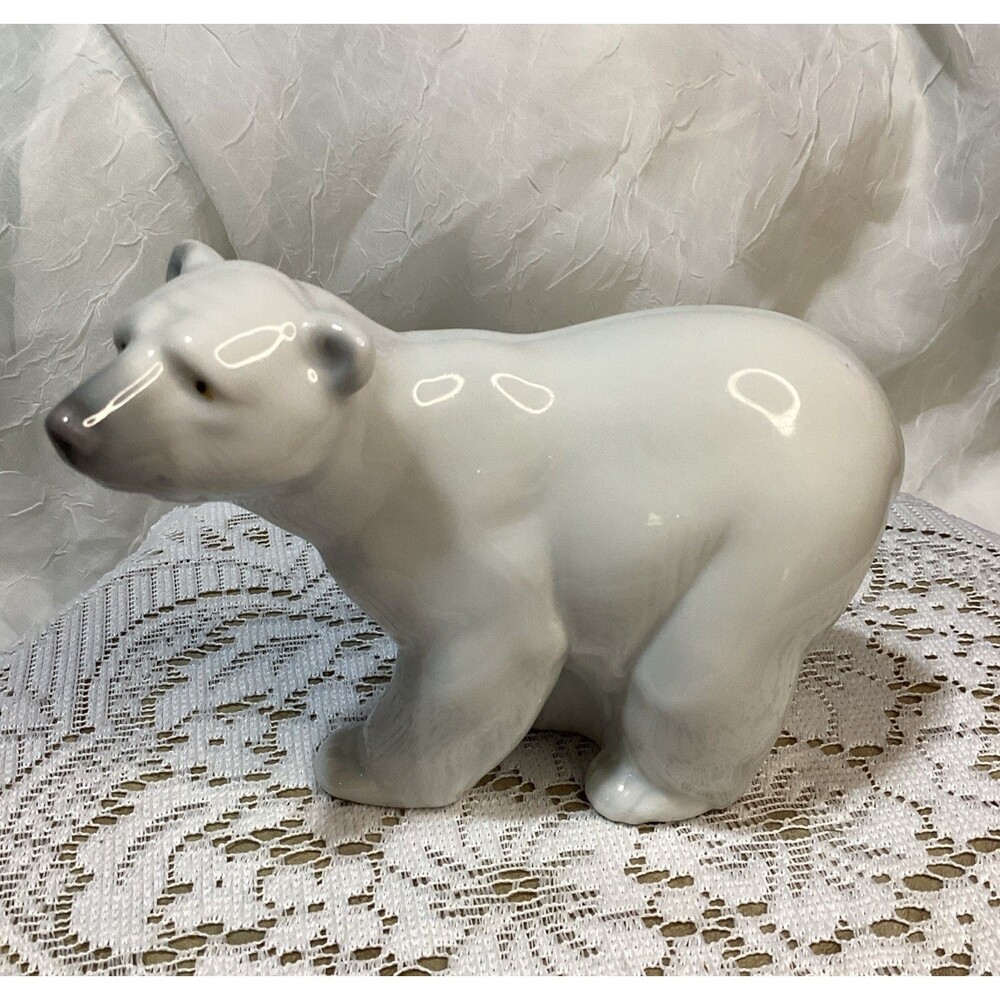 Vintage Lladro Daisa Polar Bear Porcelain Figurine Hand Made in Spain #1207
